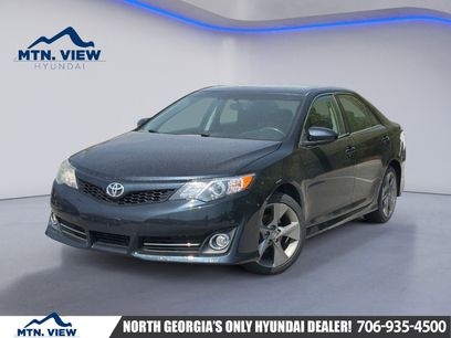 Used 2014 Toyota Camry SE w/ Moonroof Package