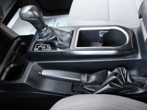 Used 2019 Toyota Tacoma SR image 33