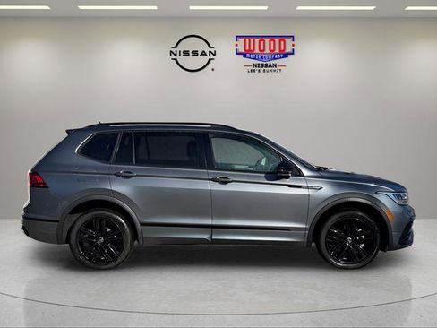 Used 2022 Volkswagen Tiguan SE R-Line image 2