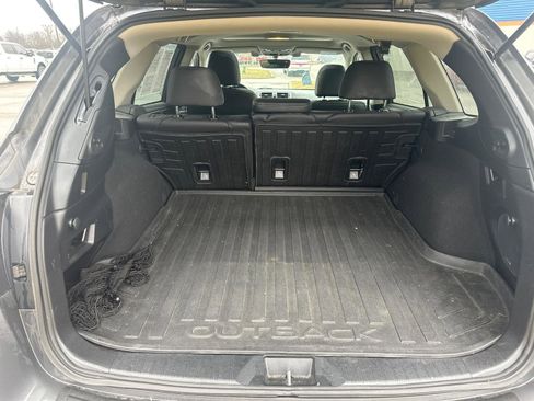 Used 2018 Subaru Outback 2.5i Limited image 16