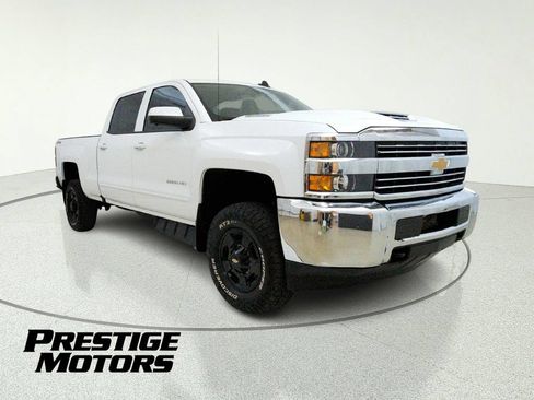 Used 2017 Chevrolet Silverado 2500 LT AWD/4WD image 8