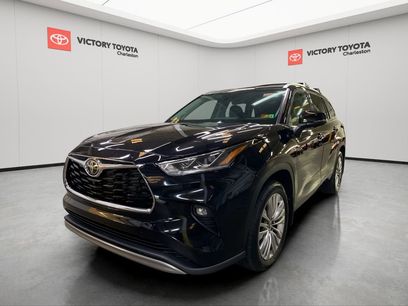 New 2025 Toyota Highlander Platinum