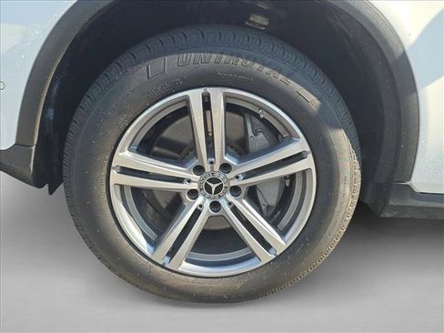 Used 2022 Mercedes-Benz GLC 300 4MATIC w/ Multimedia Package Lite image 28