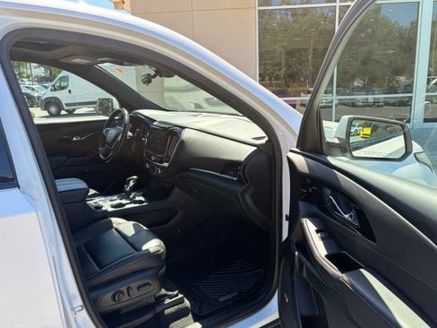 Used 2023 Chevrolet Traverse RS AWD/4WD image 26