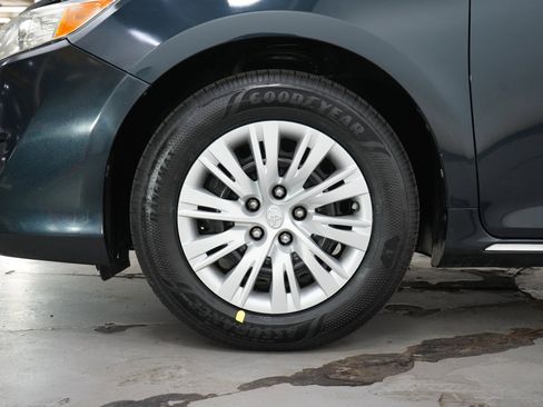 Used 2012 Toyota Camry LE FWD image 24