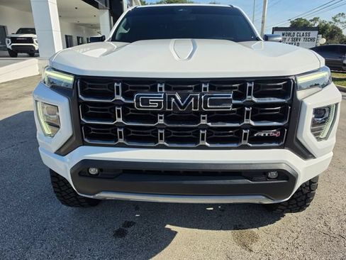 Used 2025 GMC Canyon AT4 AWD/4WD image 10