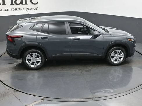 New 2026 Chevrolet Trax LS FWD image 17