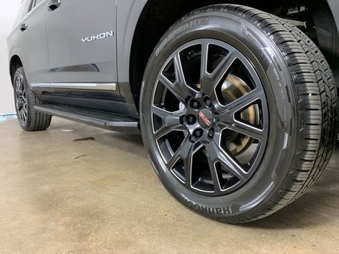 Used 2021 GMC Yukon SLT w/ SLT Luxury Plus Package image 6