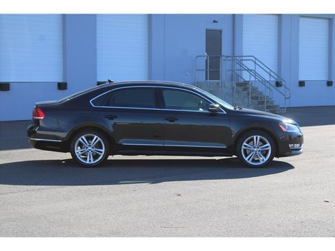Used 2014 Volkswagen Passat TDI SEL Premium image 4