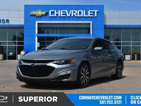 Used 2025 Chevrolet Malibu RS FWD image 1