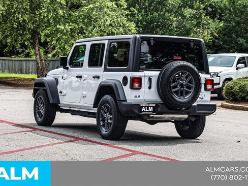Used 2025 Jeep Wrangler Unlimited Sport AWD/4WD image 8
