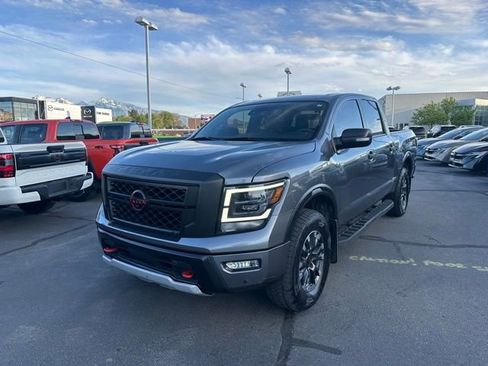 Used 2023 Nissan Titan PRO-4X w/ Pro-4x Convenience Package AWD/4WD image 3