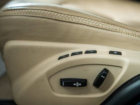 Used 2016 Volvo XC70 T5 Platinum w/ Climate Package image 37