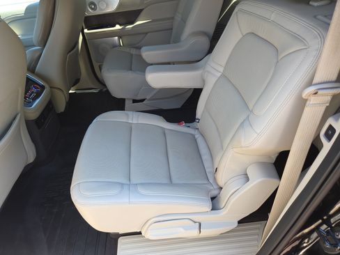 Used 2021 Lincoln Navigator L Reserve w/ Luxury Package AWD/4WD image 23