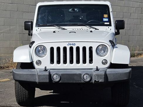 Used 2015 Jeep Wrangler Unlimited Rubicon w/ Connectivity Group AWD/4WD image 8