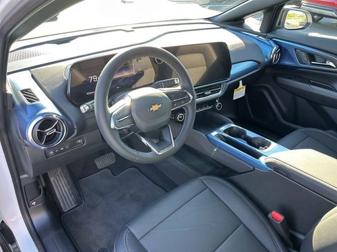 New 2026 Chevrolet Equinox EV LT w/ LPO, Blackout Package FWD image 19