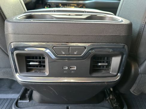 Used 2024 Chevrolet Silverado 2500 LTZ w/ LTZ Convenience Package image 10