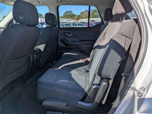 Used 2021 Chevrolet Traverse LS image 13
