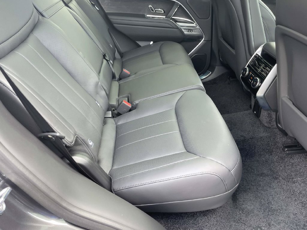 New 2026 Land Rover Range Rover SE AWD/4WD image 18