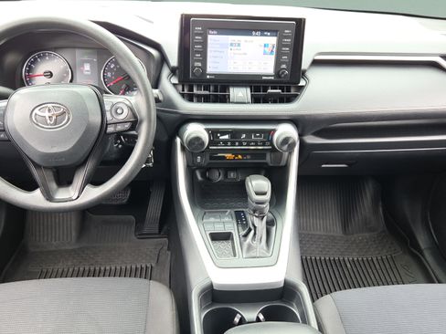 Used 2020 Toyota RAV4 LE FWD image 12