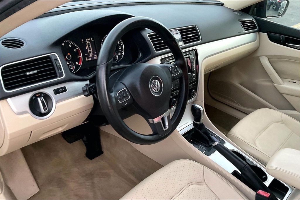 Used 2013 Volkswagen Passat 2.5 SE FWD image 17