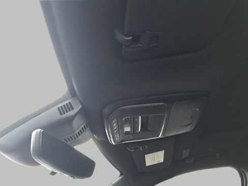 Certified 2025 Buick Enclave Avenir w/ Super Cruise Package image 18