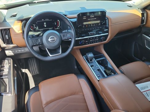 Certified 2025 Nissan Pathfinder Platinum w/ Cargo Package FWD image 17