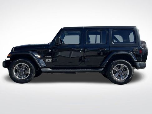 Used 2022 Jeep Wrangler Unlimited Sahara w/ Dual Top Group image 27