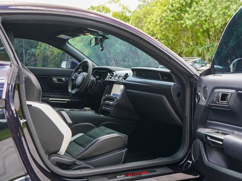 Used 2022 Ford Mustang Shelby GT500 w/ Technology Package image 30