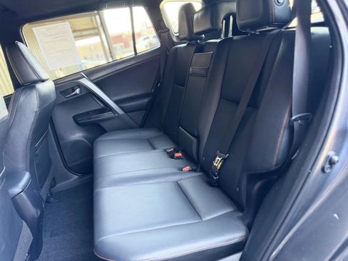 Used 2018 Toyota RAV4 SE w/ Advanced Technology Package AWD/4WD image 16