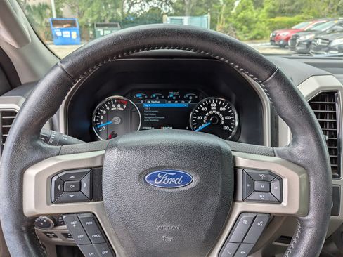 Used 2020 Ford F150 Lariat RWD image 24