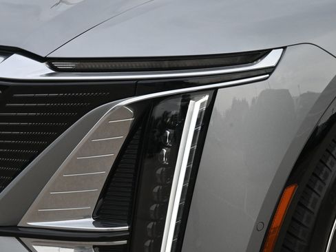 Used 2025 Cadillac Lyriq Luxury RWD image 26