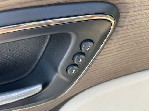 Used 2015 Chrysler 200 C w/ Navigation & Sound Group I image 13