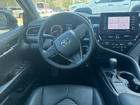 Used 2023 Toyota Camry SE image 21