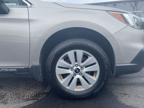 Used 2015 Subaru Outback 2.5i Premium image 7