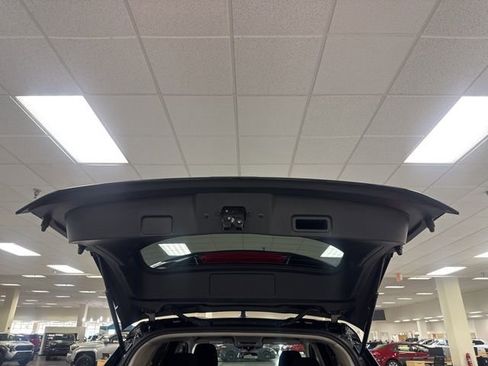 Used 2024 Nissan Rogue S image 16