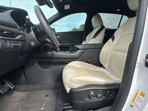 Used 2022 Cadillac XT4 Sport image 9