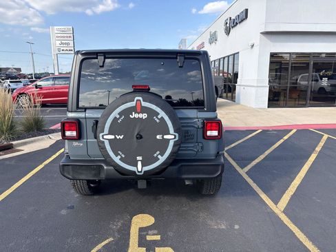 Used 2024 Jeep Wrangler Unlimited Sport AWD/4WD image 6