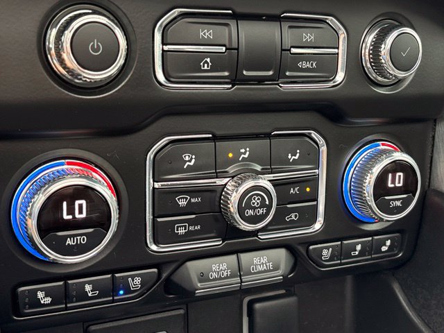 Used 2023 GMC Yukon SLT AWD/4WD image 18