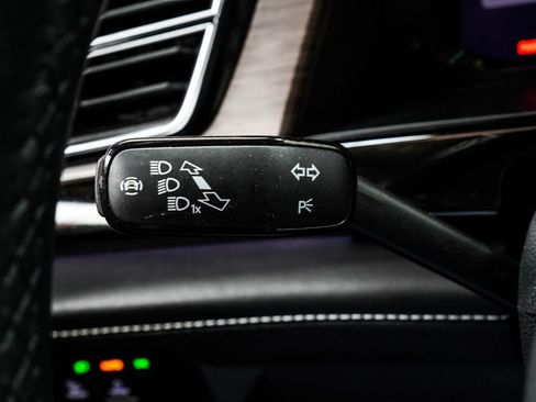 Used 2025 Volkswagen Atlas SEL Premium R-Line AWD/4WD image 38