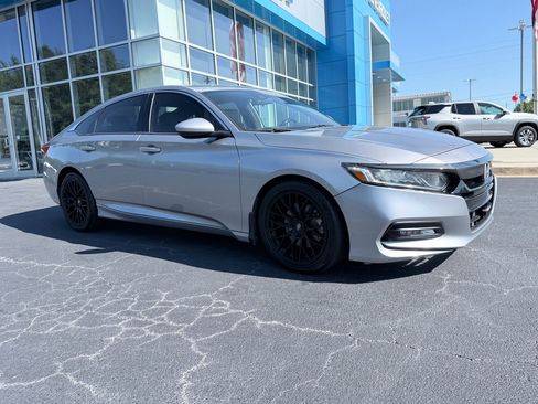 Used 2020 Honda Accord Sport image 2