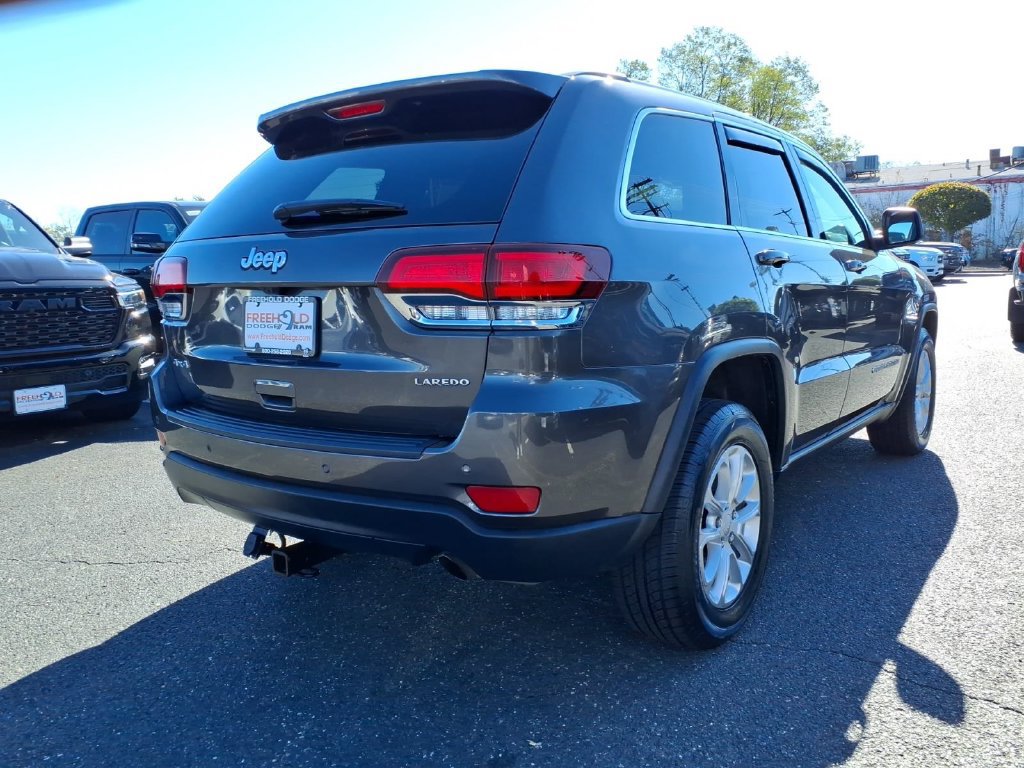 Used 2021 Jeep Grand Cherokee Laredo AWD/4WD image 19