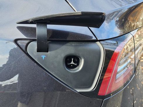 Used 2024 Tesla Model Y Long Range image 24