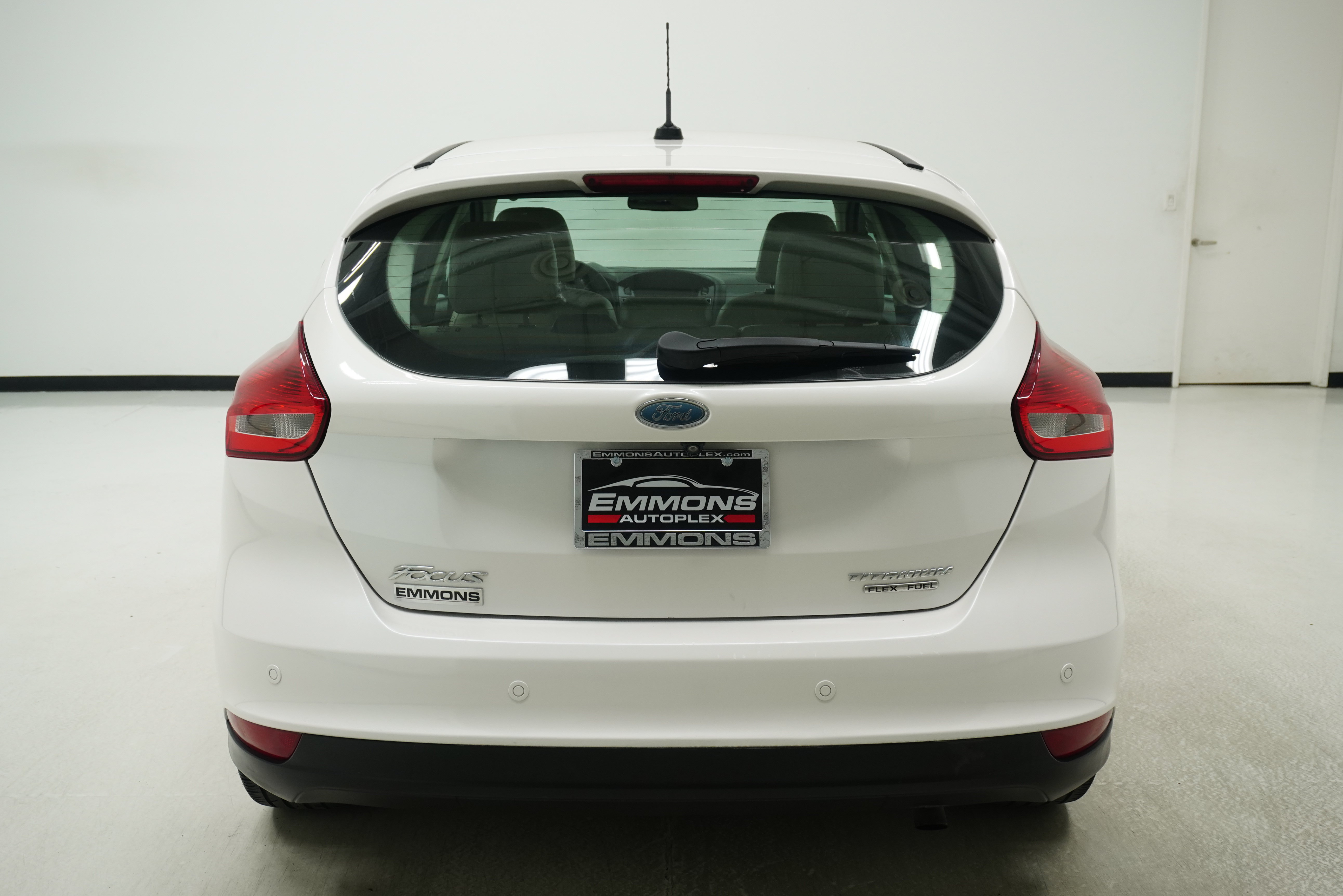 Used 2015 Ford Focus Titanium w/ Titanium Technology Package FWD image 5