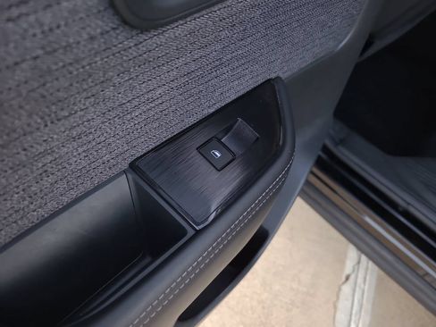 Certified 2023 Nissan Rogue SV FWD image 15