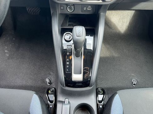 Used 2025 Nissan Versa SV image 39