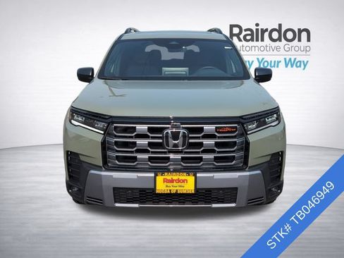 Used 2026 Honda Pilot TrailSport image 2