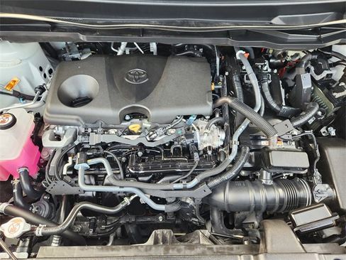 Used 2025 Toyota Sienna XLE image 22