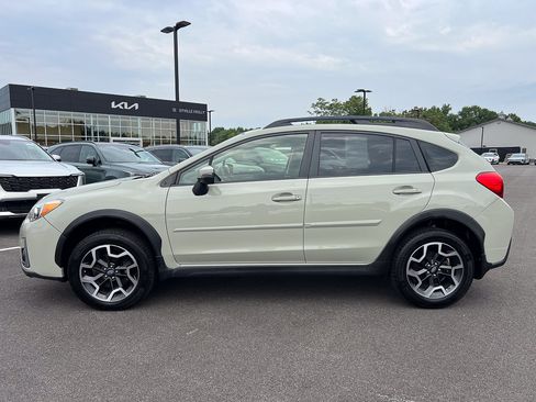 Used 2017 Subaru Crosstrek 2.0i Limited AWD/4WD image 2