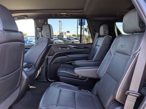 Used 2024 Cadillac Escalade Sport image 14